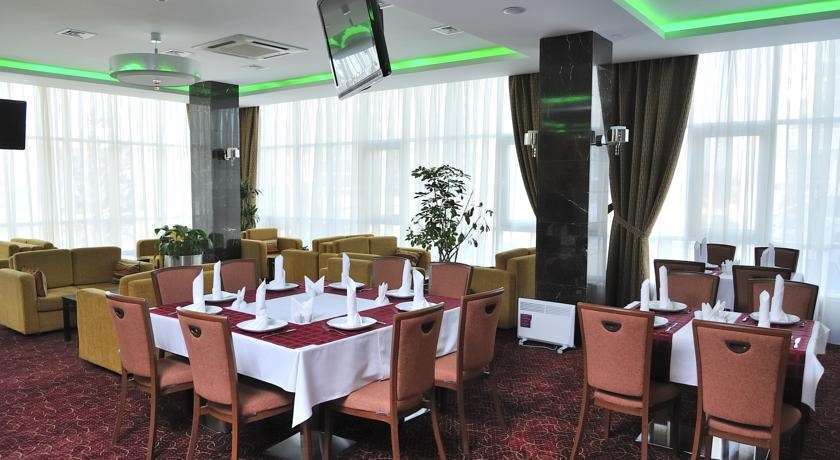 Inn Ozz Astana Restoran gambar